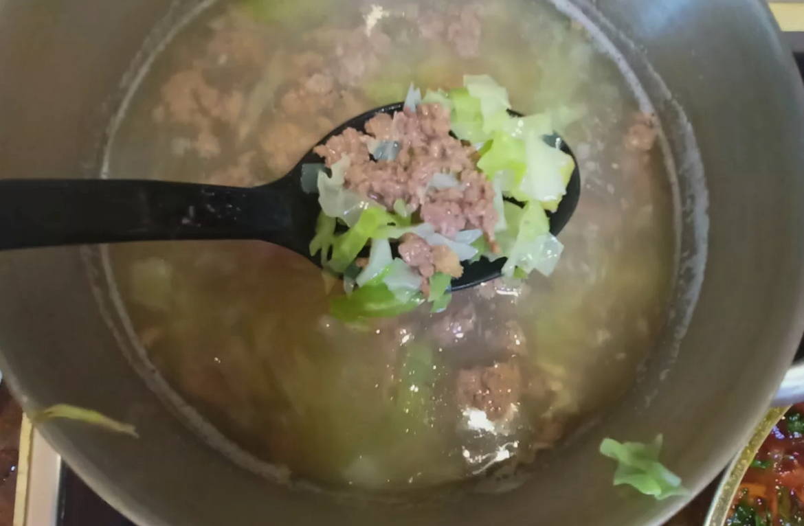 Борщ с листьями свеклы