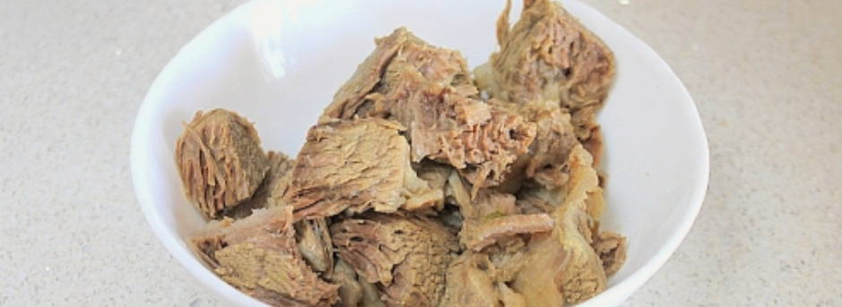 Борщ из говядины и свежей капусты со свеклой