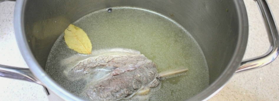 Борщ из говядины и свежей капусты со свеклой