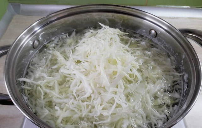 Борщ из тушенки