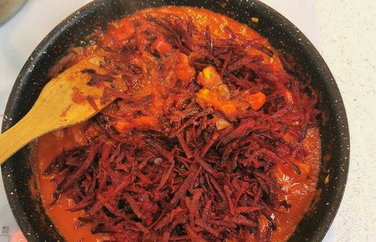 Борщ из свиных ребрышек
