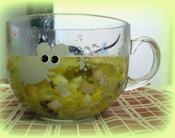 Зеленый борщ с грибами
