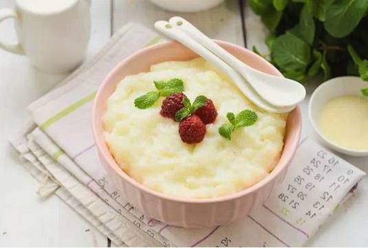 Манная каша без комочков на молоке на 2 порции Манная каша без комочков на молоке на 2 порции
