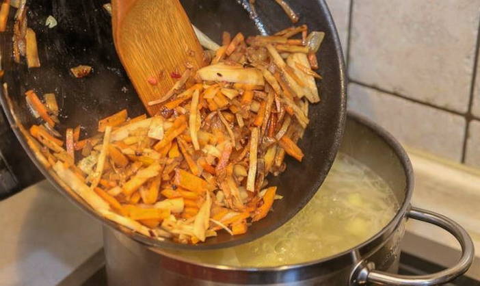 Борщ с сельдереем