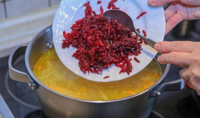Борщ из вареной свеклы