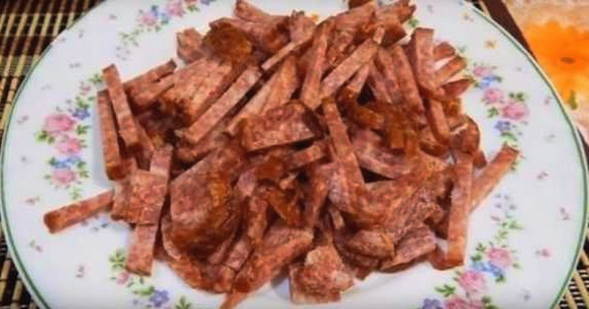 Борщ с колбасой