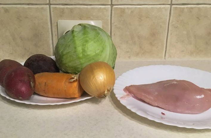 Борщ с куриной грудкой