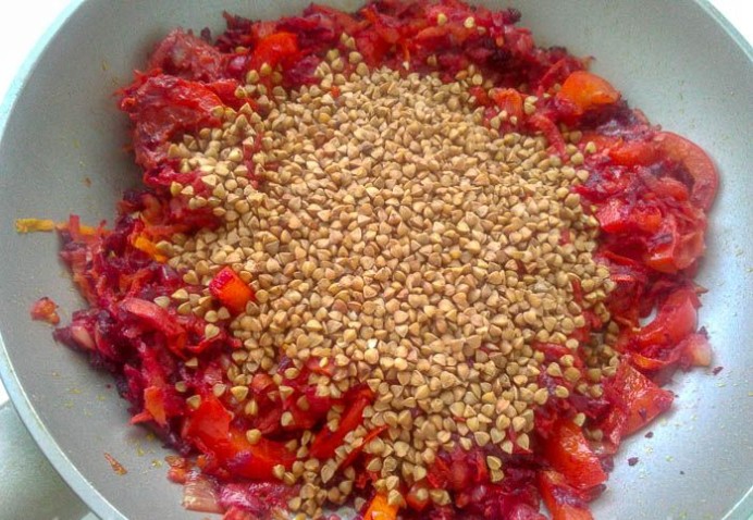 Гречневая каша с овощами