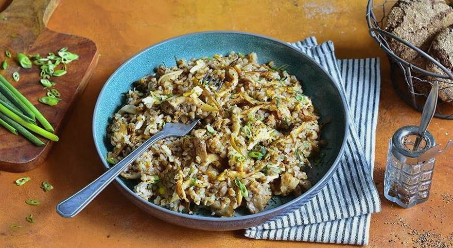 Гречневая каша с грибами и жареным луком