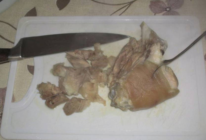 Борщ с квашеной капустой, свеклой и свининой