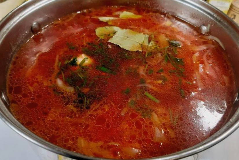Борщ с помидорами