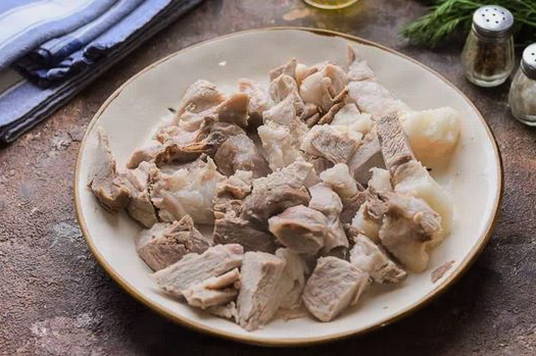 Красный борщ со свеклой и капустой
