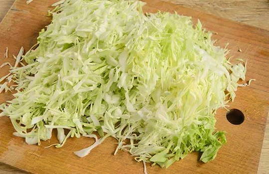 Красный борщ со свеклой и капустой