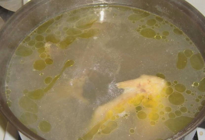 Борщ с курицей и квашеной капустой