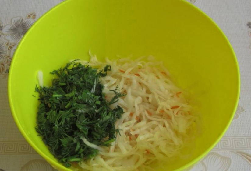 Борщ с курицей и квашеной капустой
