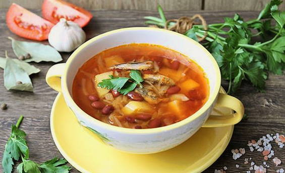 Борщ с килькой