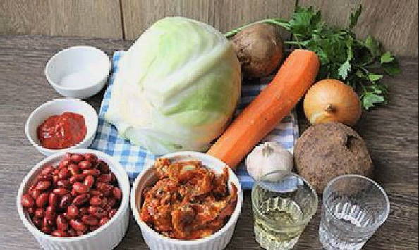 Борщ с килькой