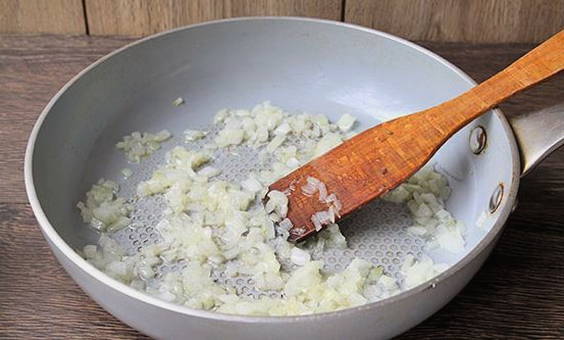 Борщ с килькой