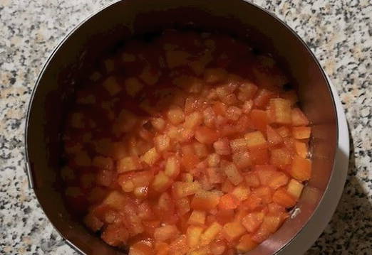 Салат «Курица под кайфом» с маком и копченой курицей