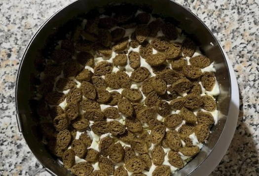 Салат «Курица под кайфом» с маком и копченой курицей