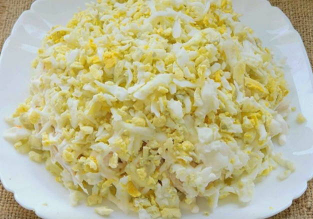 Салат «Лебединый пух» с пекинской капустой