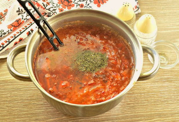 Борщ с грибами и капустой