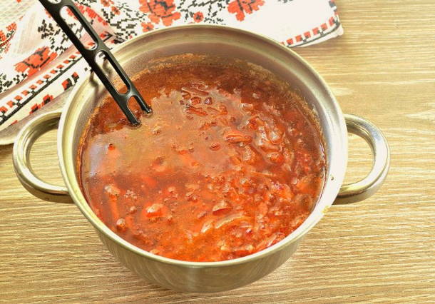 Борщ с грибами и капустой