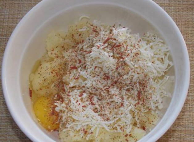 Картофельные котлеты в духовке