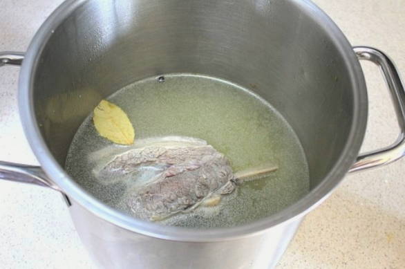 Борщ с говядиной, свежей капустой и свеклой