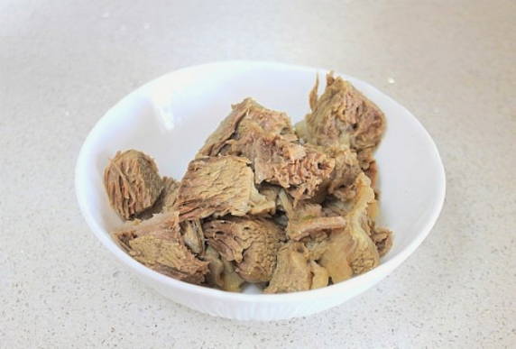 Борщ с говядиной, свежей капустой и свеклой