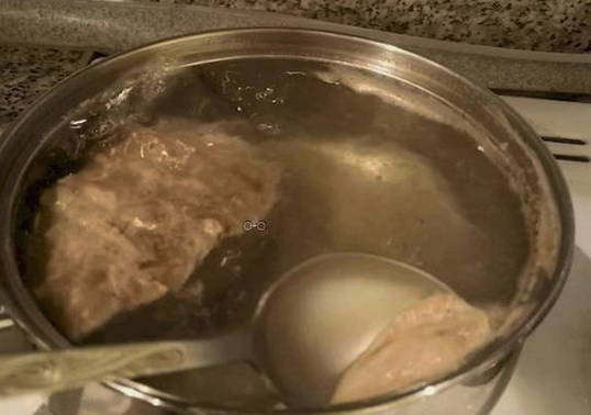 Борщ с квашеной капустой, свеклой и говядиной