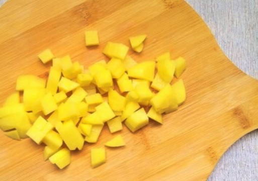 Борщ с квашеной капустой, свеклой и говядиной