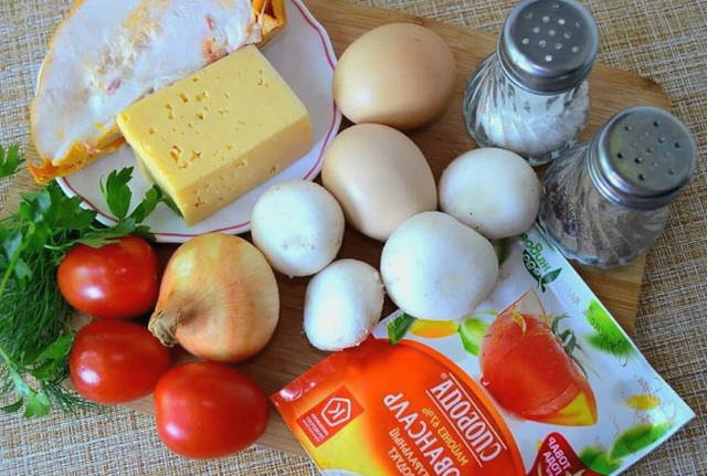 Салат «Красная шапочка» с копченой курицей