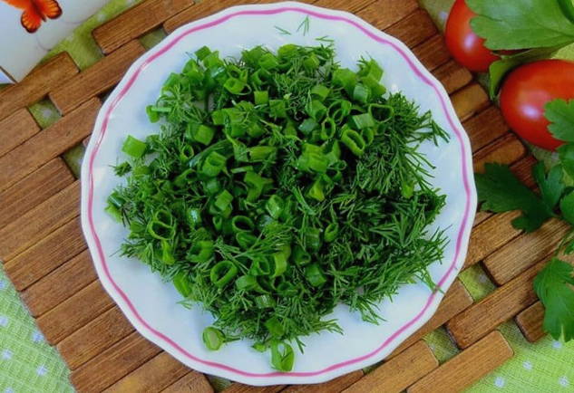 Салат «Красная шапочка» с копченой курицей