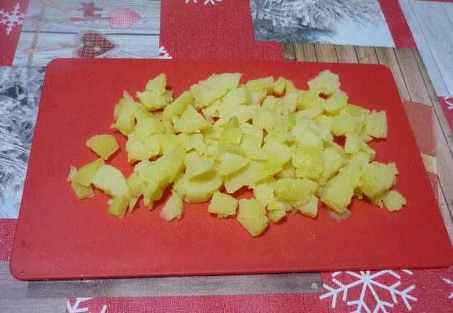 Салат «Красная шапочка» с гранатом и курицей