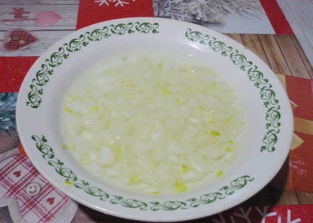Салат «Красная шапочка» с гранатом и курицей