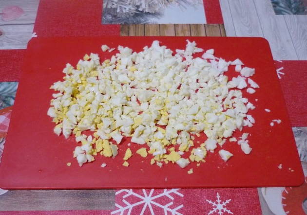 Салат «Красная шапочка» с гранатом и курицей