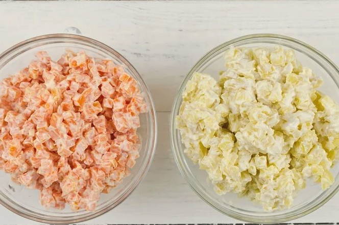 Салат «Красная шапочка» с гранатом, грецким орехом с курицей Салат «Красная шапочка» с гранатом, грецким орехом с курицей