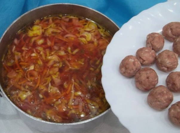 Борщ с фаршем