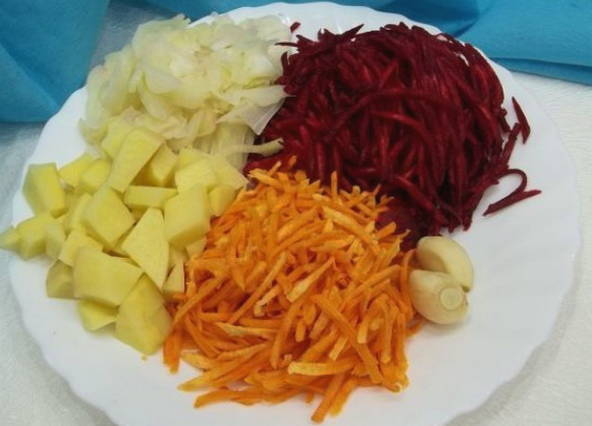 Борщ с фаршем