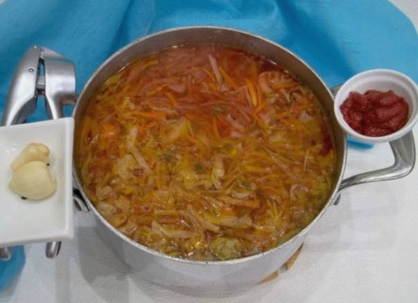 Борщ с фаршем