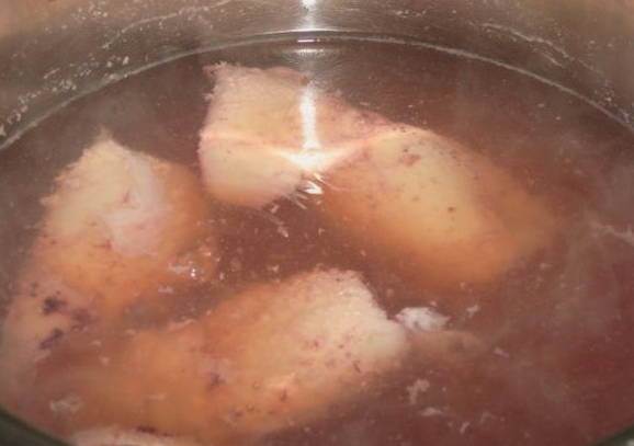Салат «Красное море» с кальмарами и помидорами