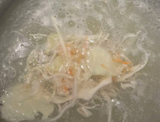 Борщ из курицы со свежей капустой