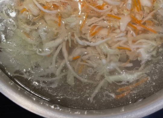 Борщ из курицы со свежей капустой