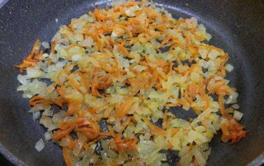 Макароны с килькой в томатном соусе