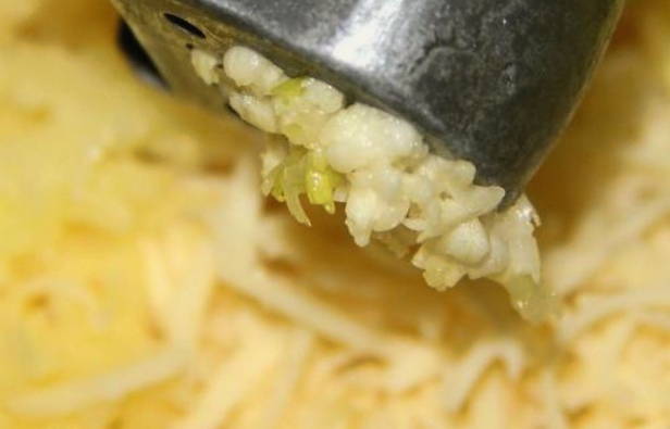 Салат «Лесная поляна» с маринованными опятами