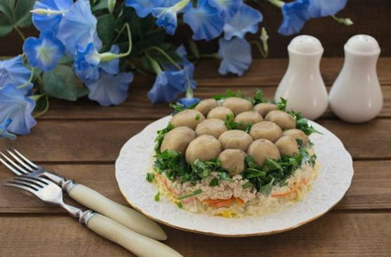 Салат «Лесная поляна» с корейской морковью