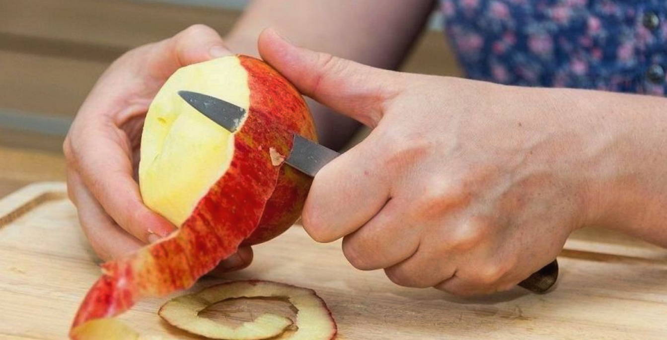 Салат «Наполеон» с копченой курицей Салат «Наполеон» с копченой курицей