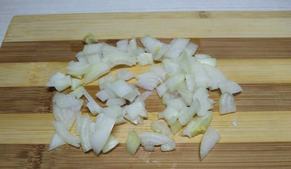 Салат «Наполеон» с копченой курицей Салат «Наполеон» с копченой курицей
