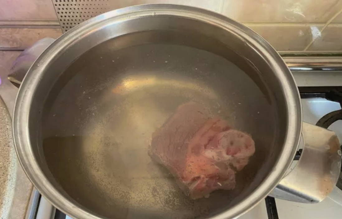 Борщ с вареной свеклой и свежей капустой